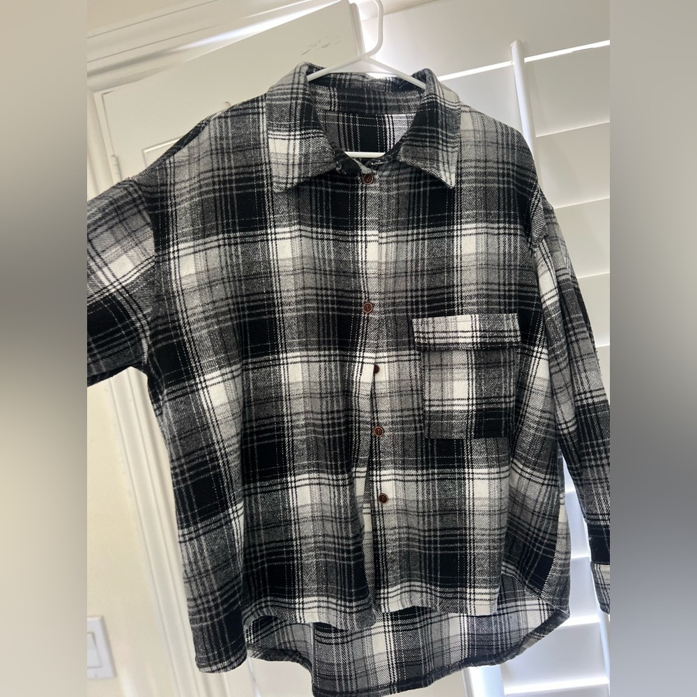 Thick black and white flannel size L